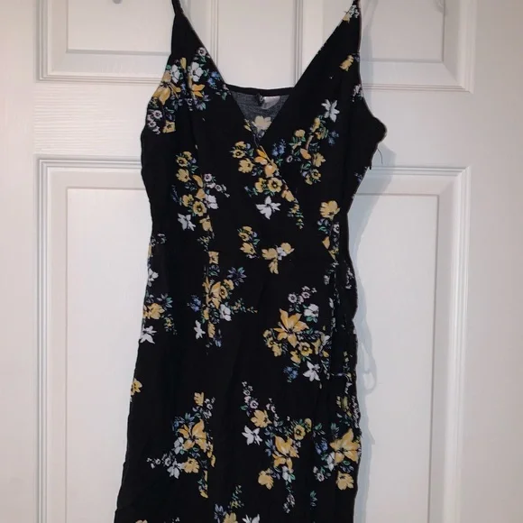chinese dress ladies H&M Divided Black Floral Ruffle Long Sleeve Tiered Midi Blouson A-Line   Brie